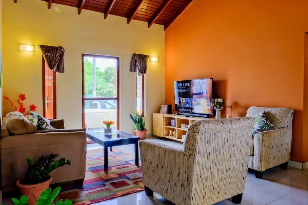 Iona'S Home: Vibrant 2Bedroom Home Near Willemstad Exterior foto